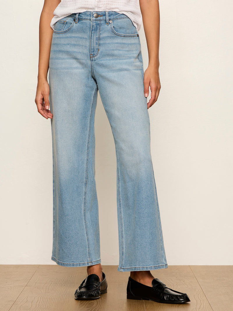 Ekara Crop Jean Light Wash