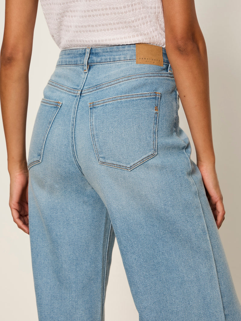 Ekara Crop Jean Light Wash alt 6