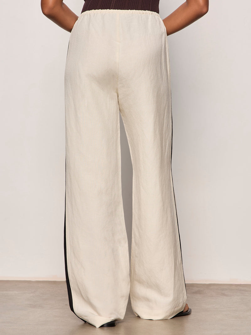 Casual Track Pant Summer Sand / Black alt 1