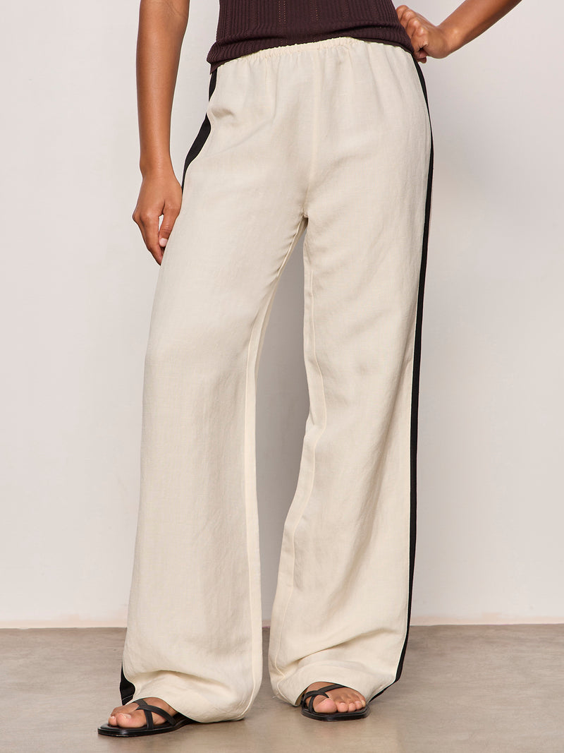 Casual Track Pant Summer Sand / Black alt 2