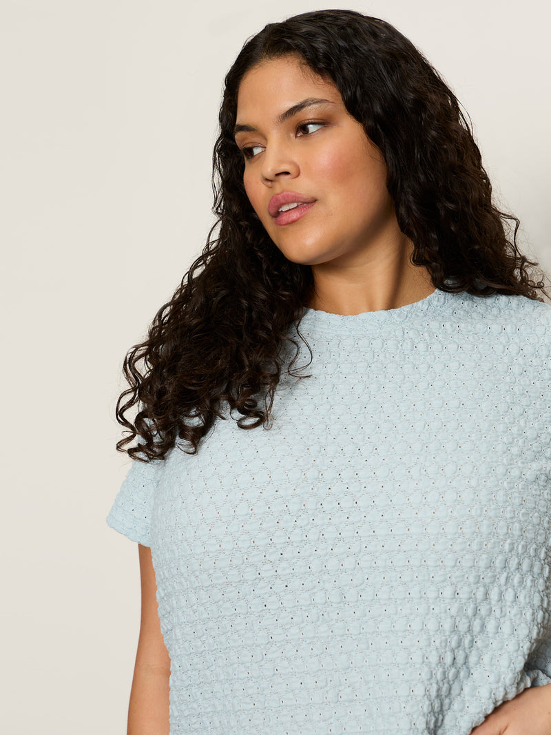 Pucker Up Perfect Tee Blue Aura Extended Sizing alt 3