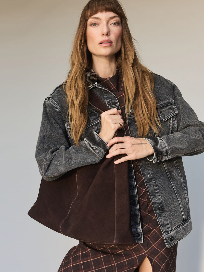Boyfriend Trucker Jacket Washed Black Denim alt 6