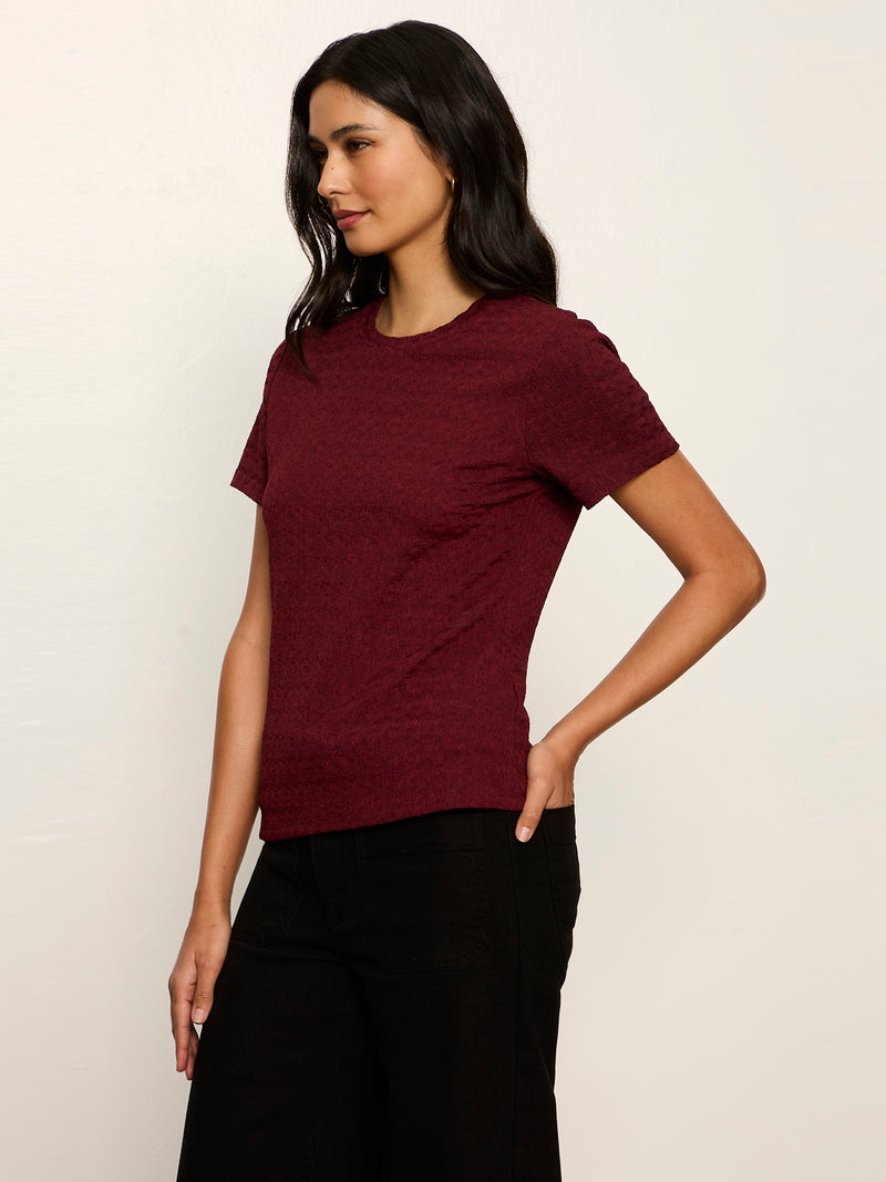 Icon Textured Tee Bordeaux alt 2