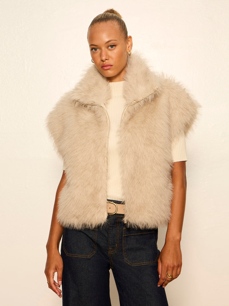 Silky Fur Vest Arctic Hare alt 1