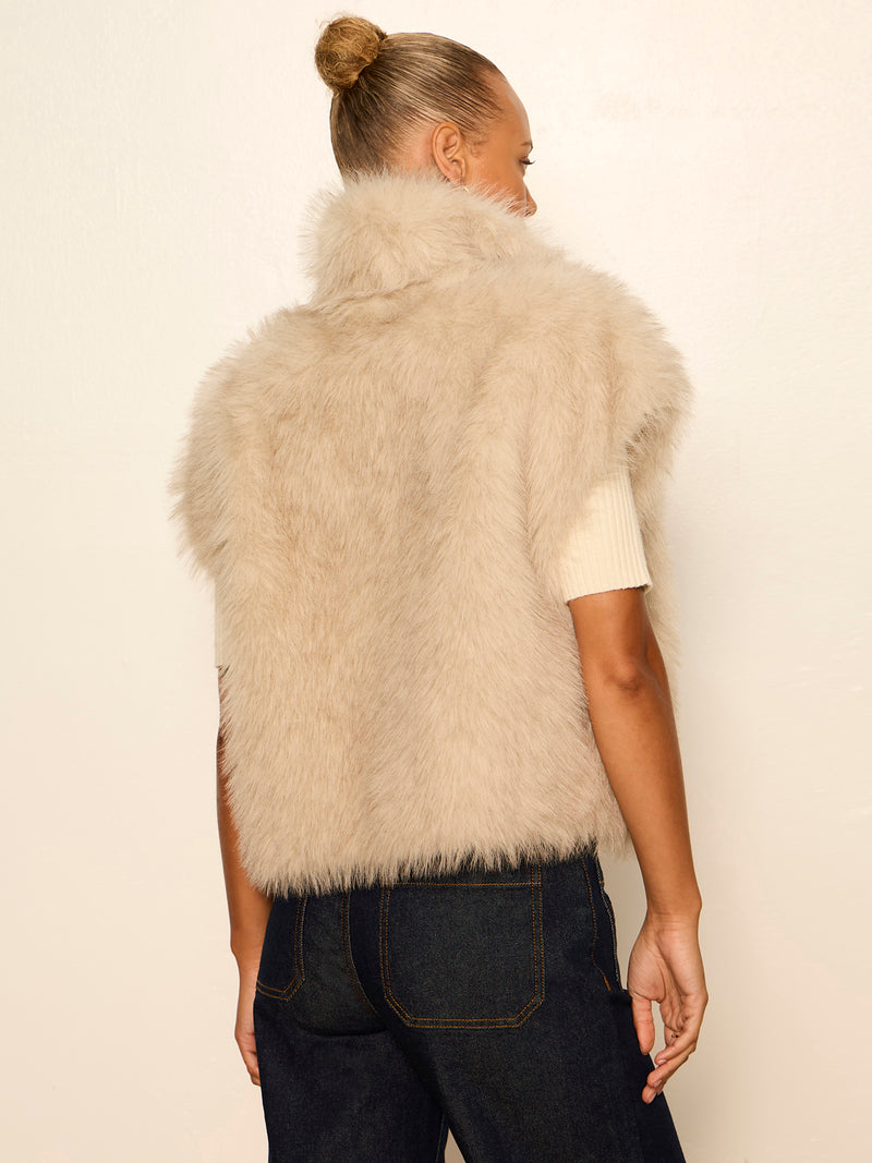 Silky Fur Vest Arctic Hare alt 3