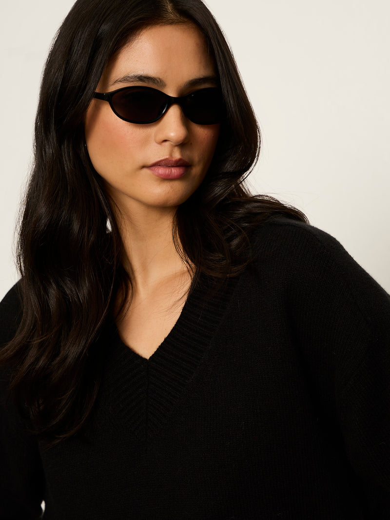 Vanna V-Neck Sweater Black alt 4