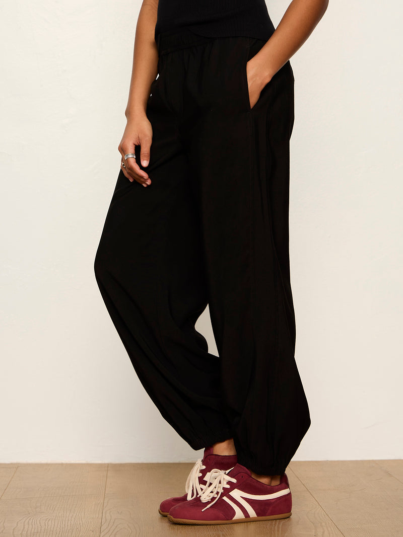 Micro Balloon Pant Black alt 2