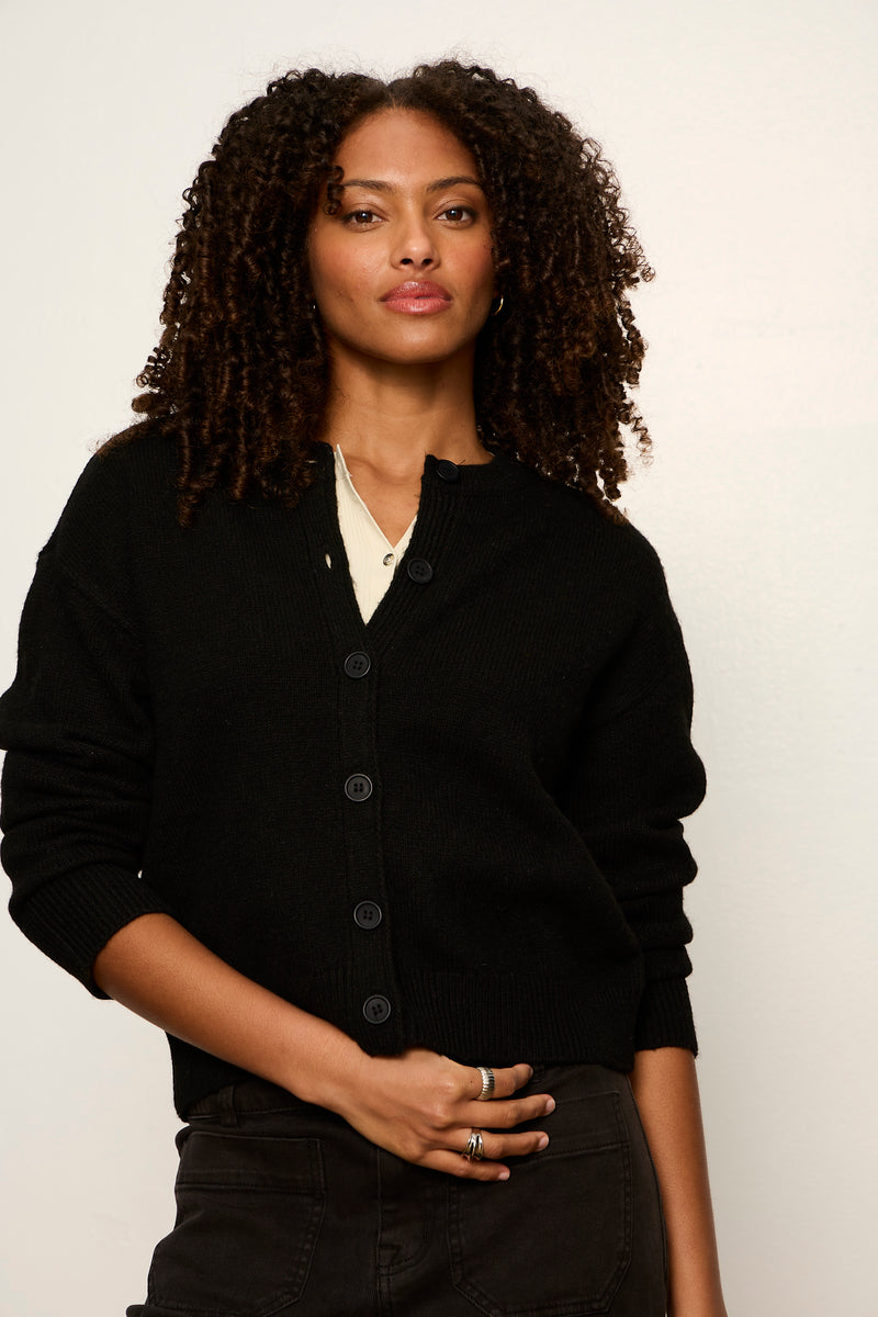 Must-Have Cardi Black alt 4