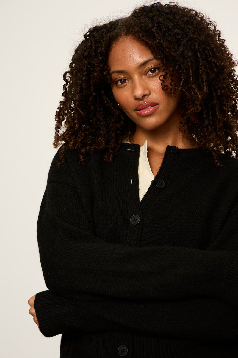 Must-Have Cardi Black alt 5