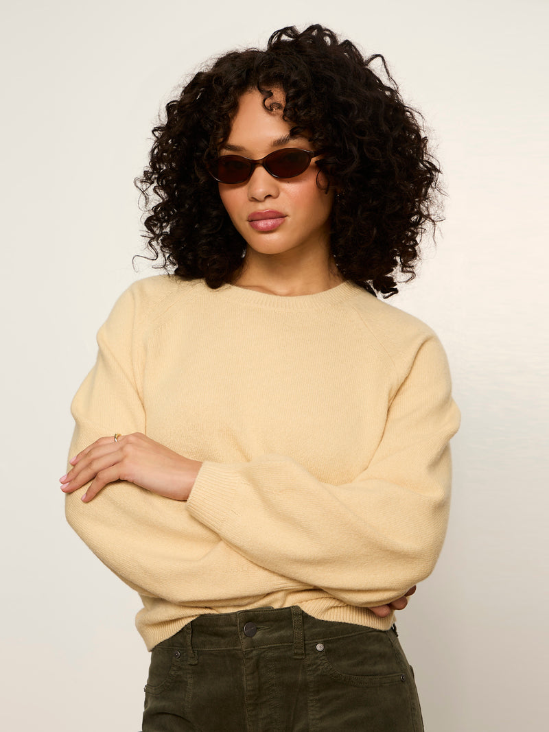 Soft Popover Sweater Light Goldie alt 1