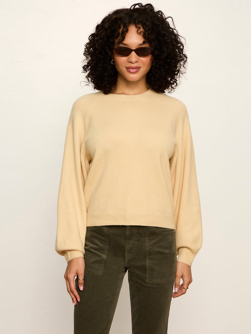 Soft Popover Sweater Light Goldie alt 2