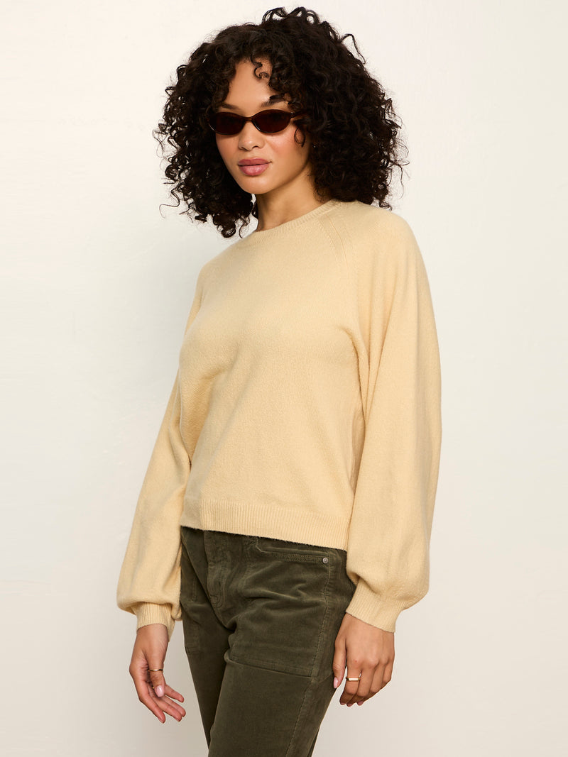 Soft Popover Sweater Light Goldie alt 3