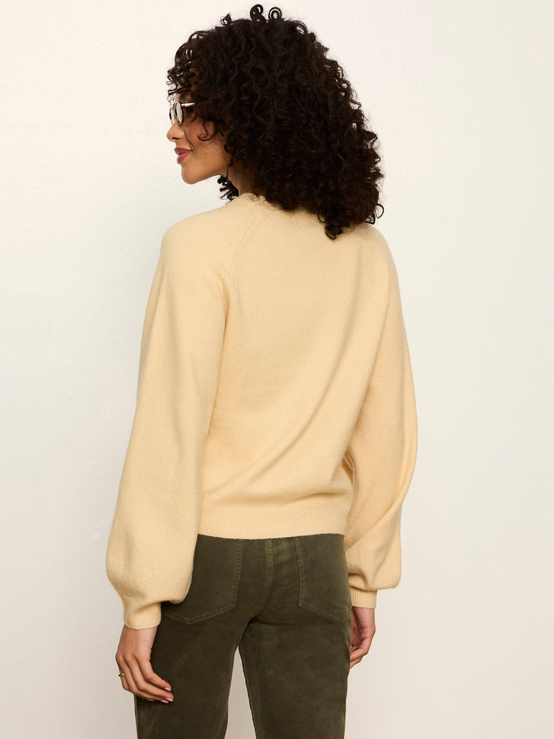 Soft Popover Sweater Light Goldie alt 4
