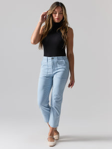 Vacation Crop High Rise Pant Ultra Pale