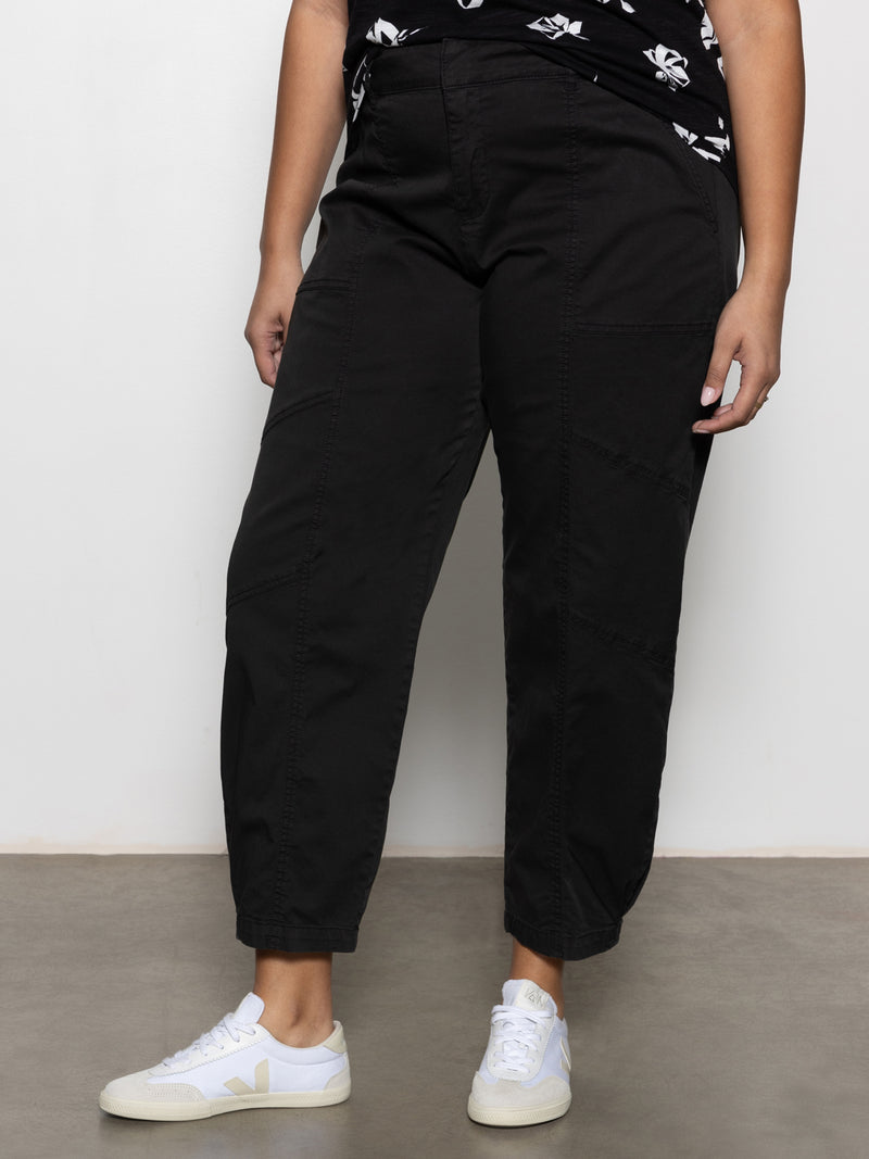 Sahara Tapered Standard Rise Pant Black Extended Sizing alt 2