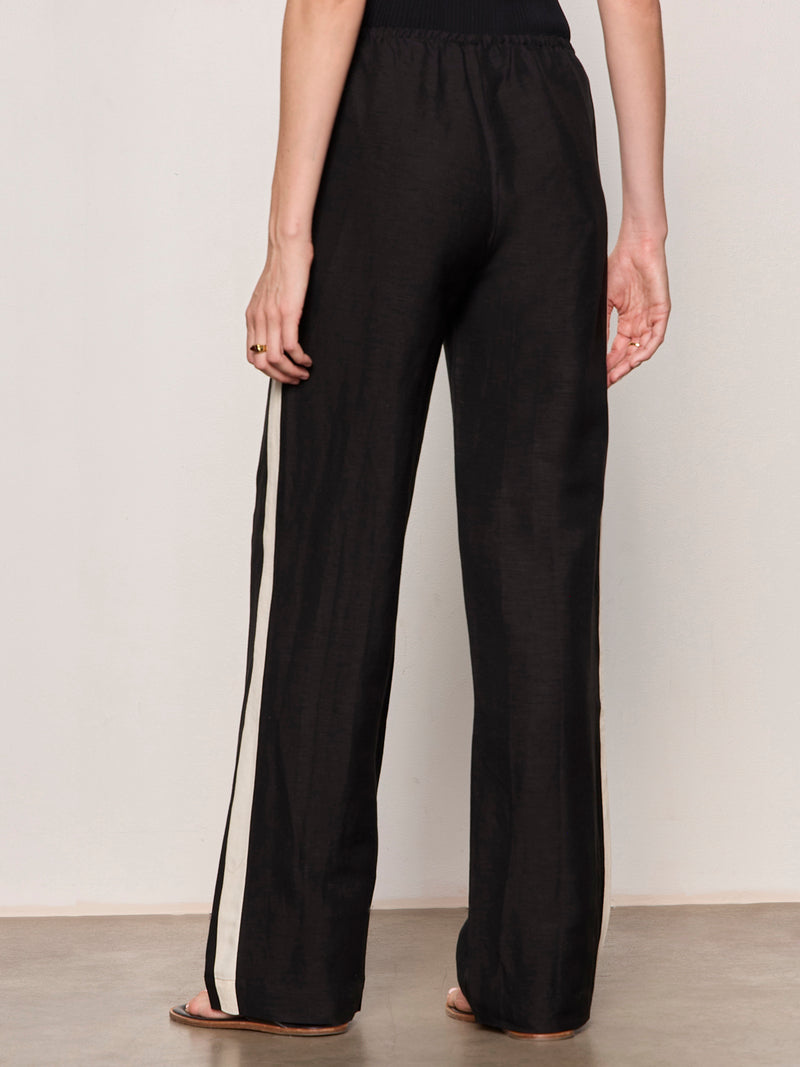 Casual Track Pant Black / Summer Sand alt 1
