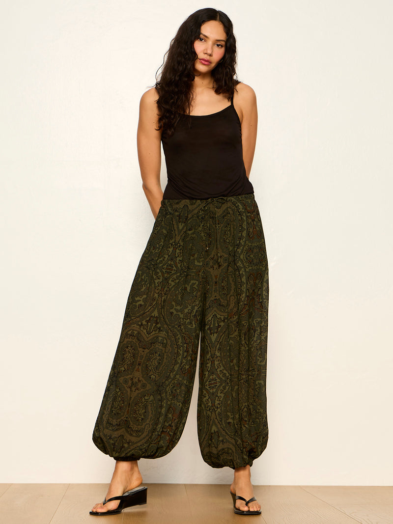The Moment Volume Pant Midnight Moss alt 1