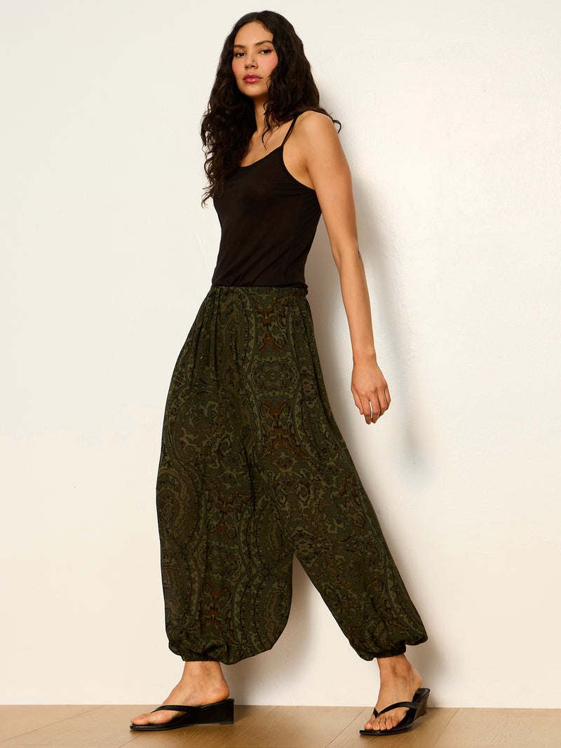 The Moment Volume Pant Midnight Moss alt 6