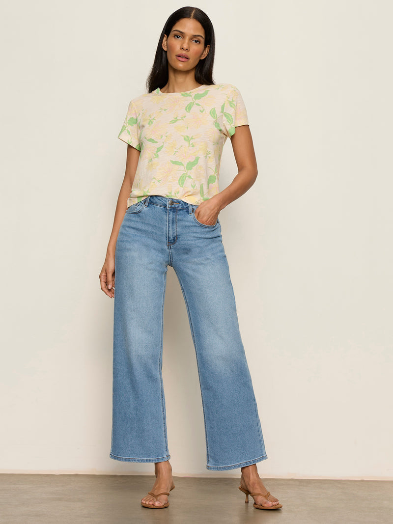The Perfect Tee Gentle Lily alt 4