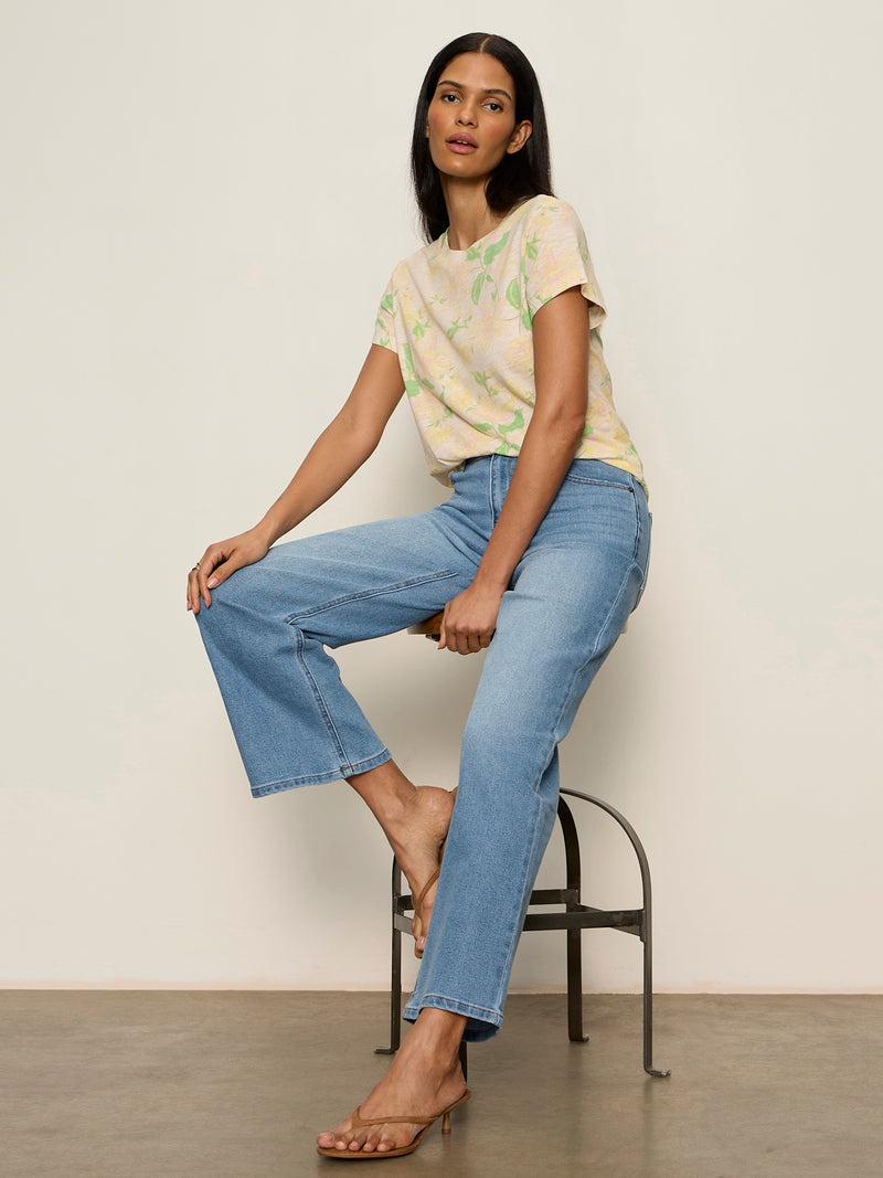 The Perfect Tee Gentle Lily alt 3