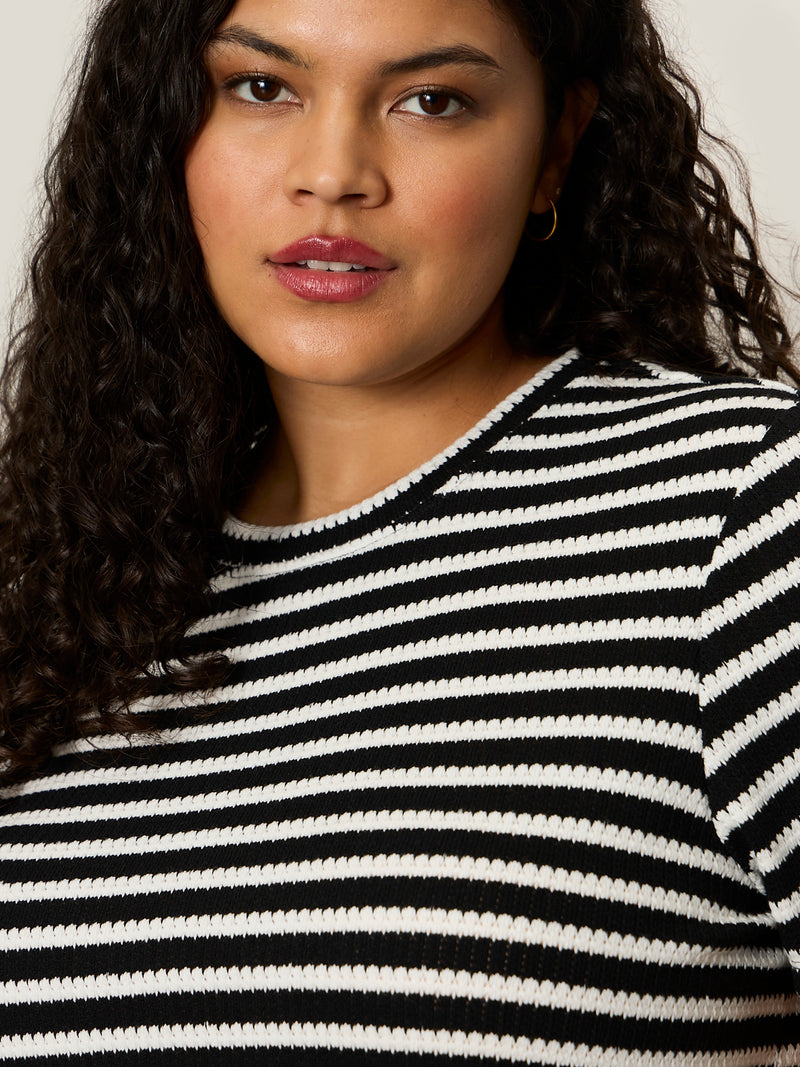 Perfect Textured Tee Black/Chalk Stripe Extended Sizing alt 3