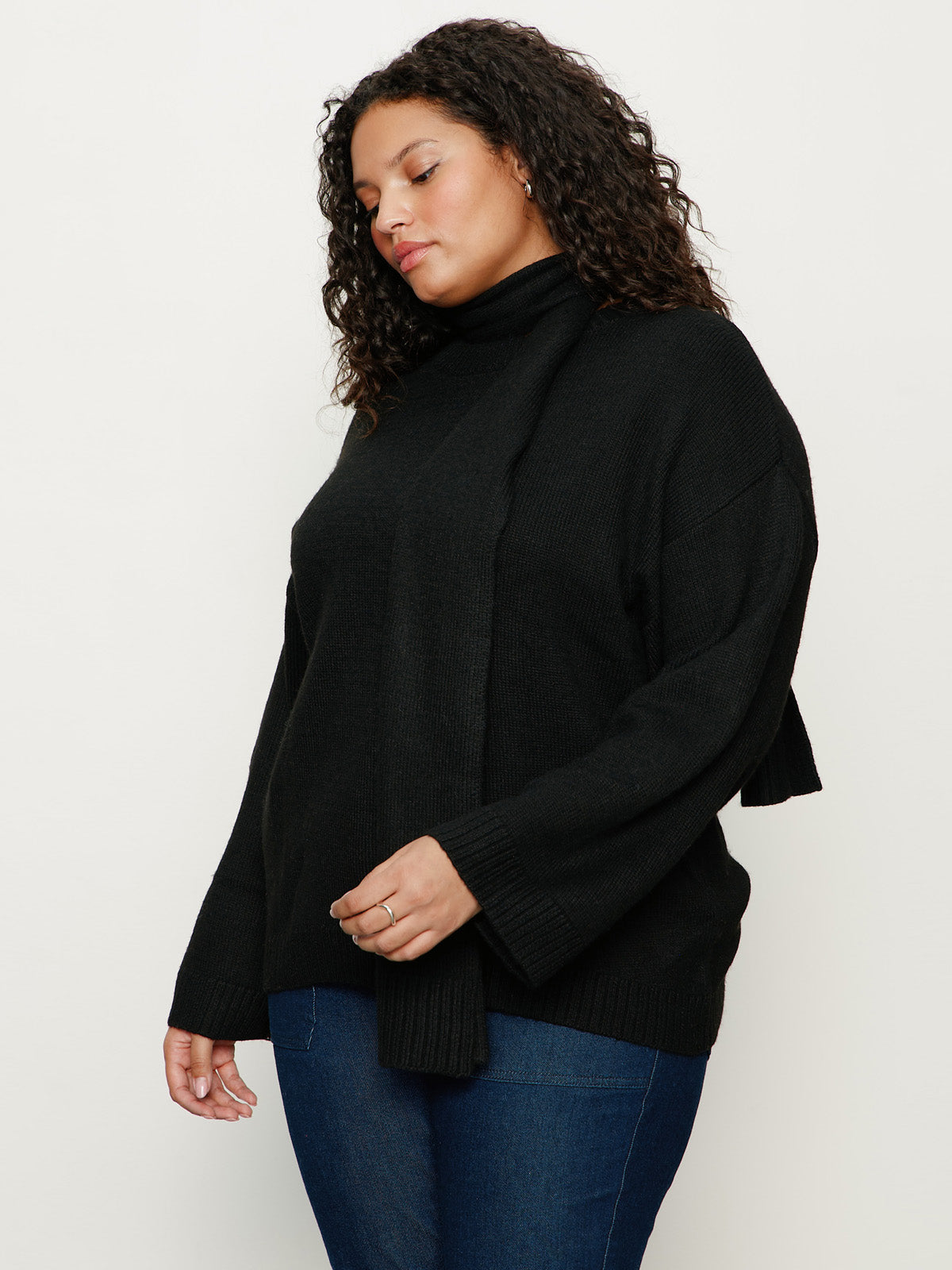 Go-To Sweater Black Extended Sizing