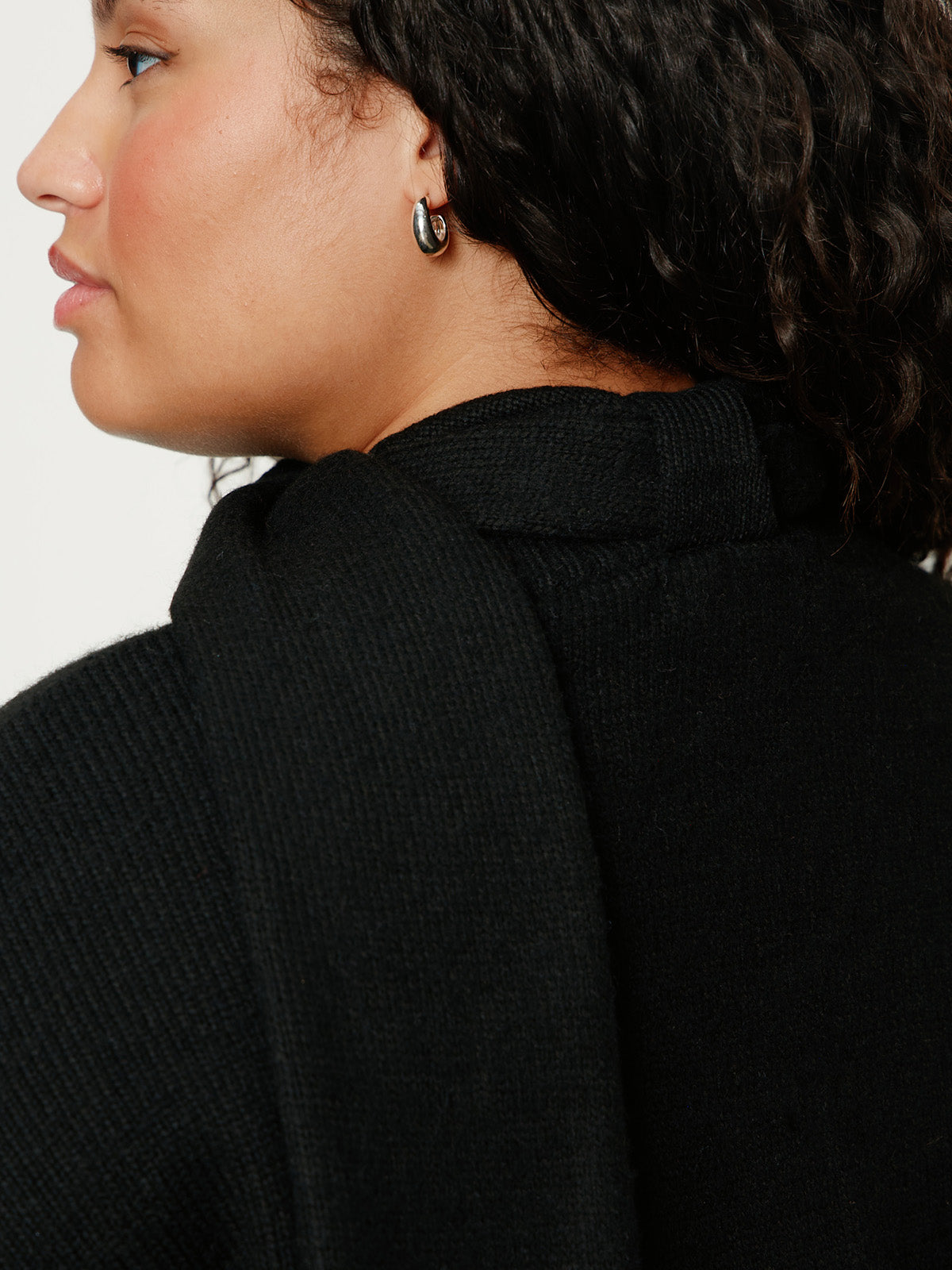 Go-To Sweater Black Extended Sizing