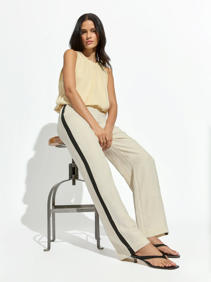 Casual Track Pant Summer Sand / Black alt 2