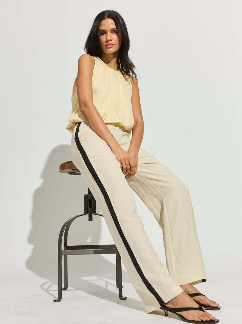 Casual Track Pant Summer Sand / Black alt 2