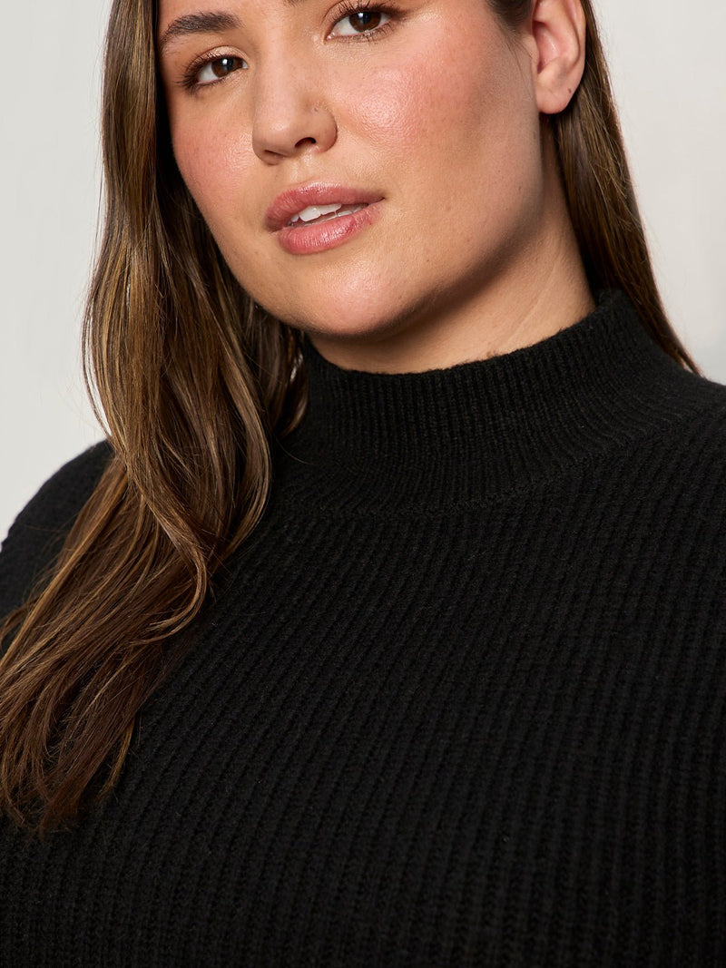 City Sweater Shell Black Extended Sizing alt 3