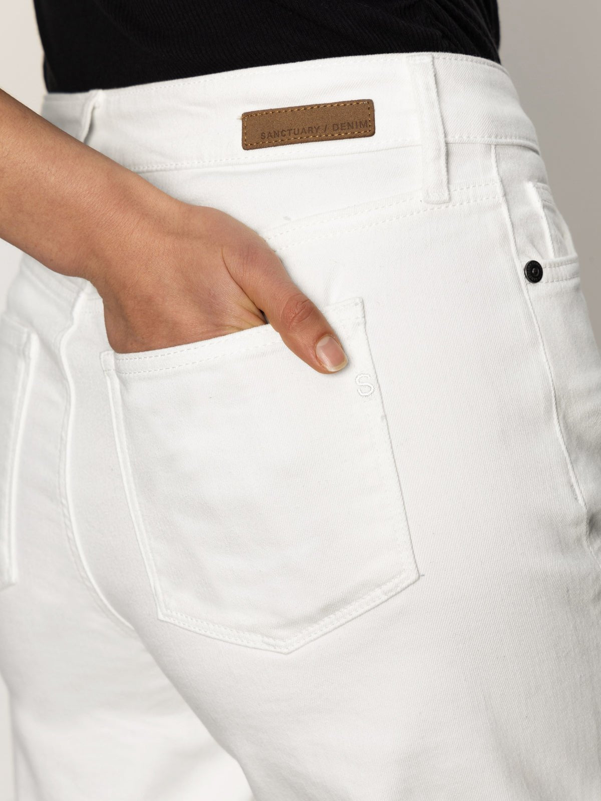 Cuffed Denim Short White - Sanctuary Clothing