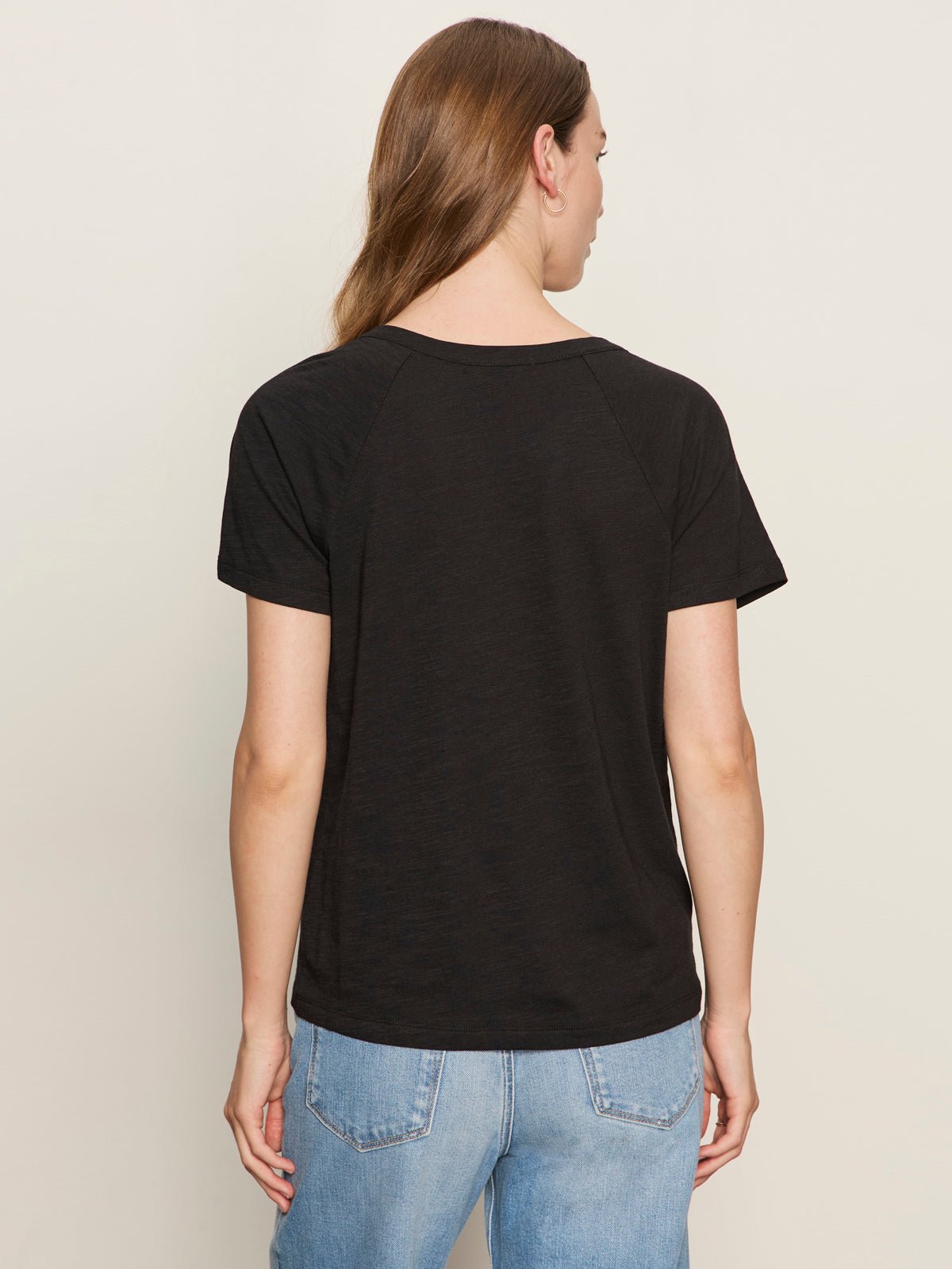 Notch Neck Tee Black - Sanctuary Clothing