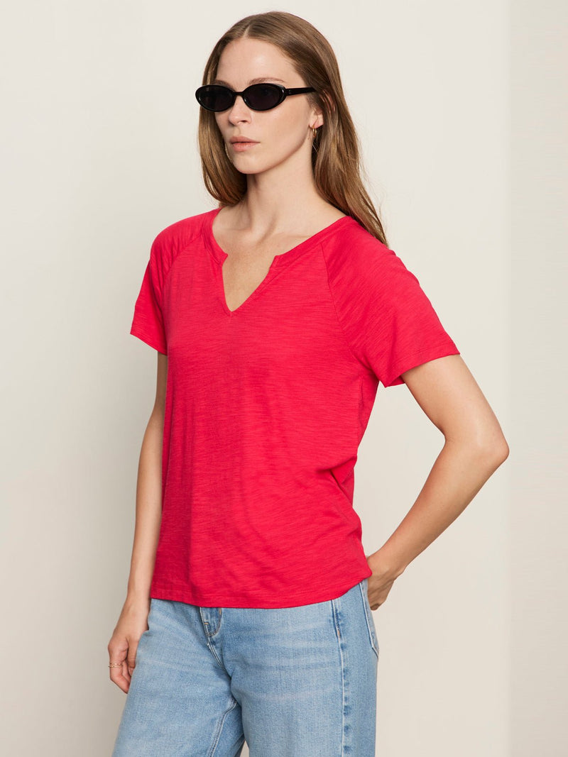 Notch Neck Tee Radiant alt 1