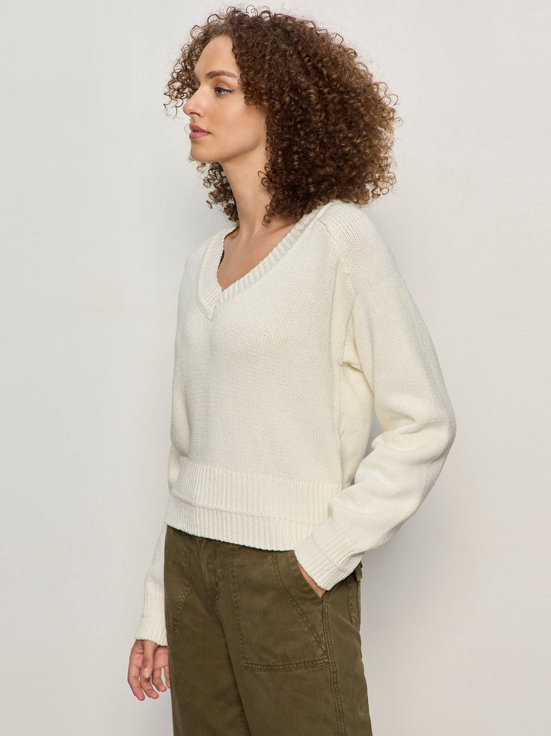 Perfect V-Neck Sweater Vintage Ivory alt 2