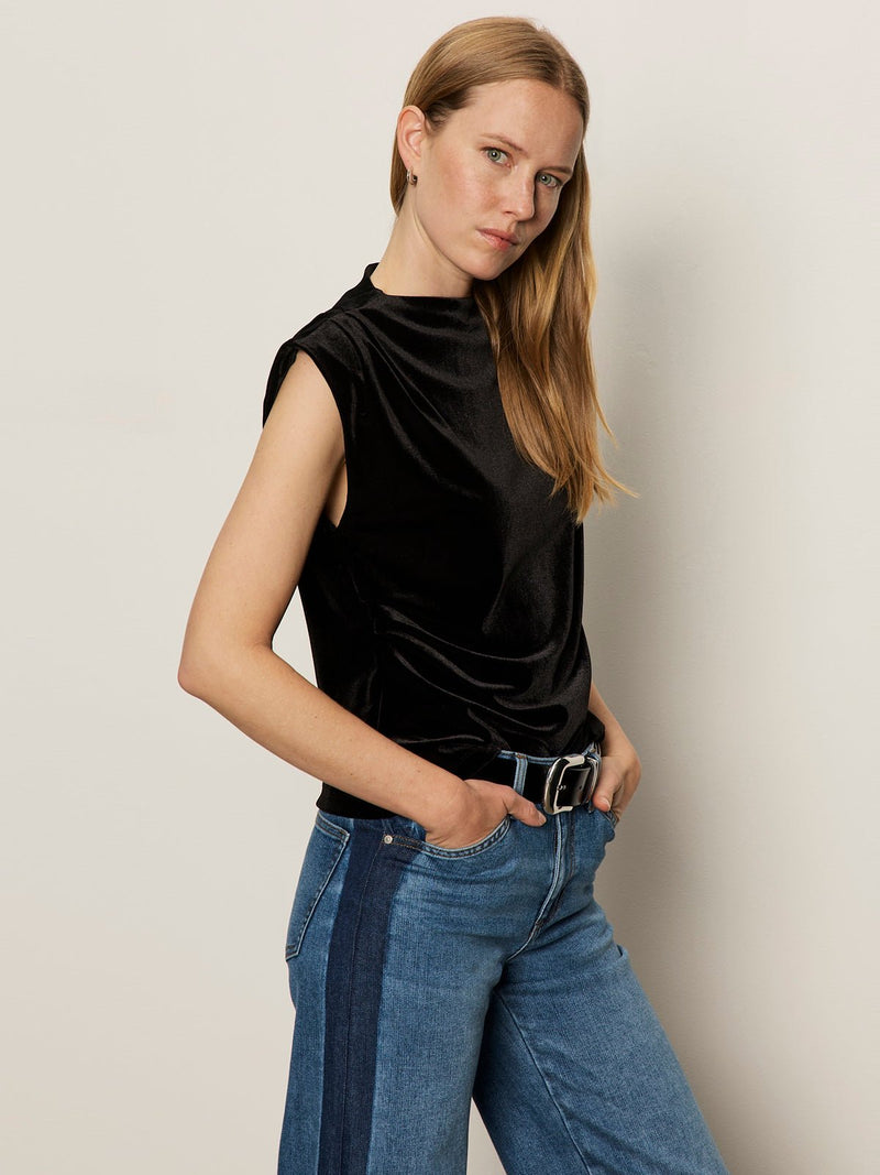 Pleated Sleeveless Top Black alt 2