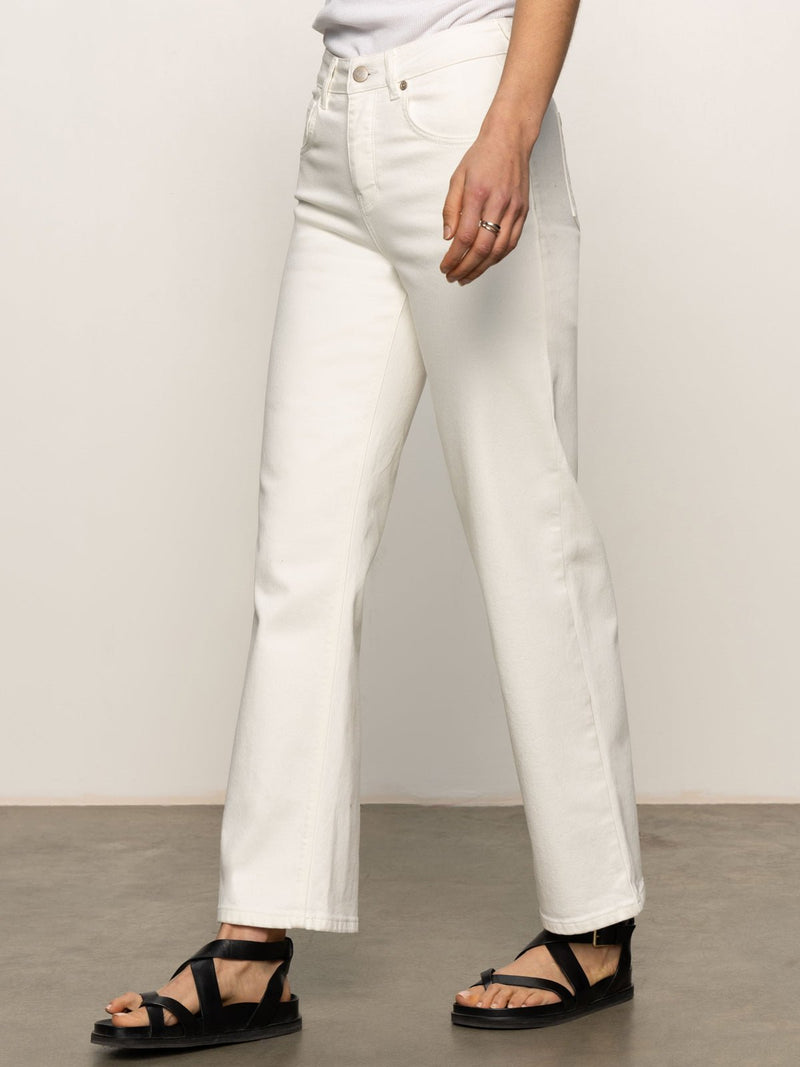 Soleil 90's Straight High Rise Jeans White alt 2