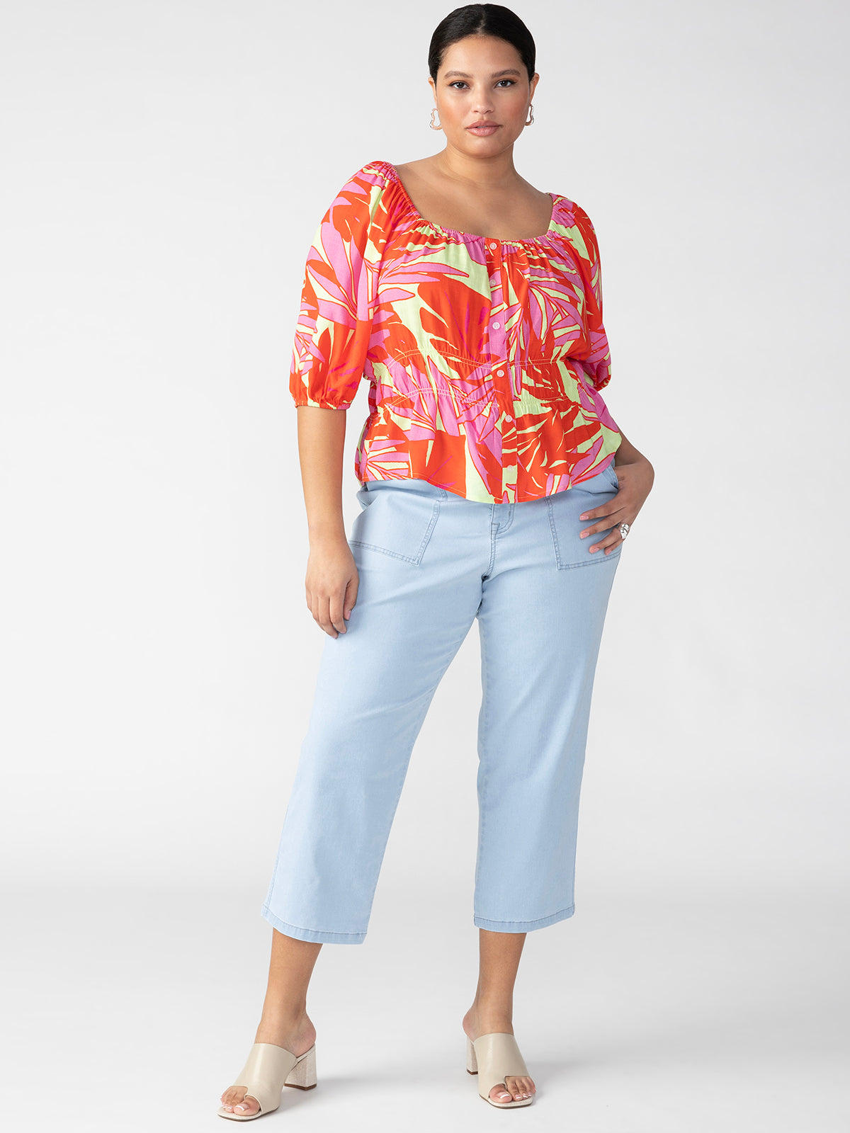 Vacation Semi High Rise Crop Pant Spark Inclusive Collection